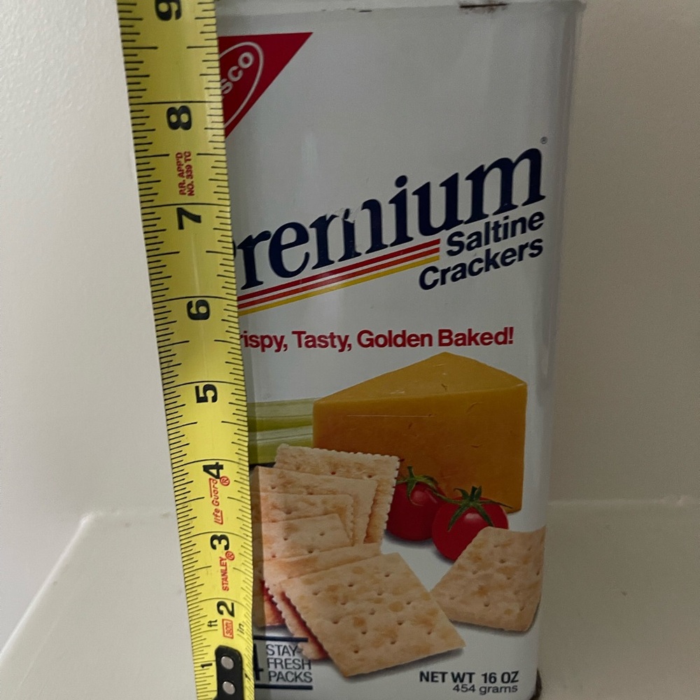 Nabisco Premium Saltine Cracker Tin - Picture 16 of 16